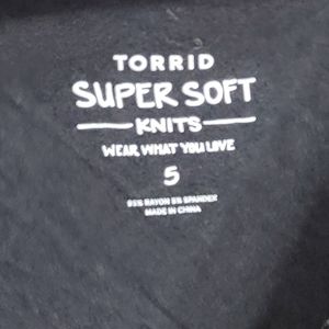 Torrid Black Asymmetrical Hem Shirt Size 5
